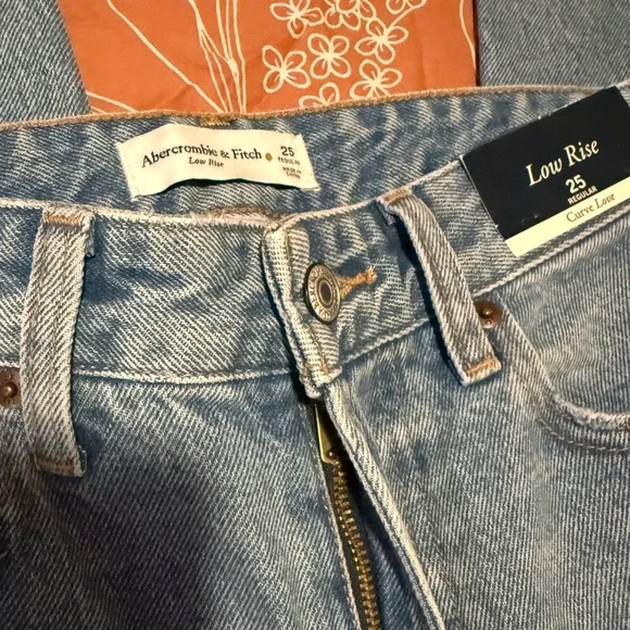 Abercrombie & Fitch Low Rise Loose Jeans Size 25 Curve Love - Picture 5 of 7